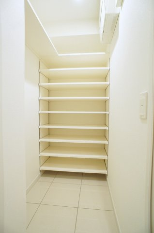 プライムメゾン江古田の杜ウェストの収納