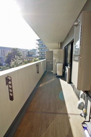 プライムメゾン江古田の杜ウェストのバルコニー