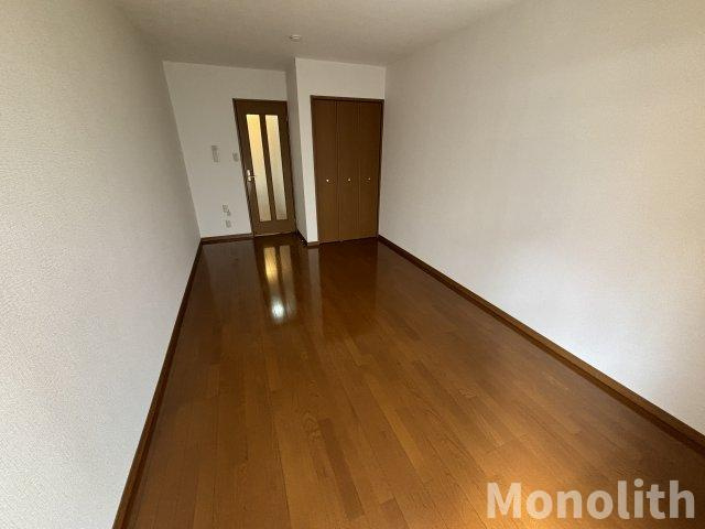 コート・エクラン光の内装