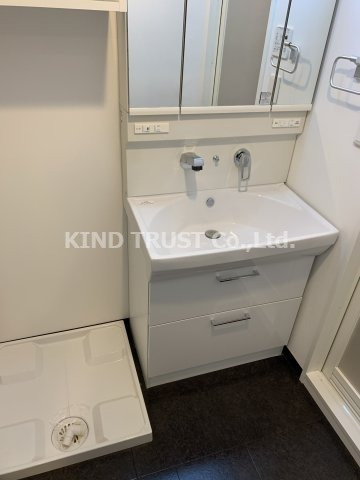 扇町公園プライマリーワンの洗面所|ゆったりとスペースのある洗面所