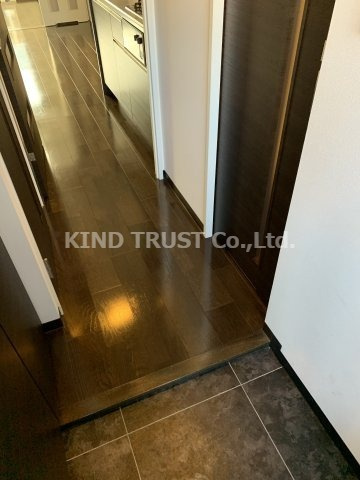 扇町公園プライマリーワンの玄関|明るい玄関です