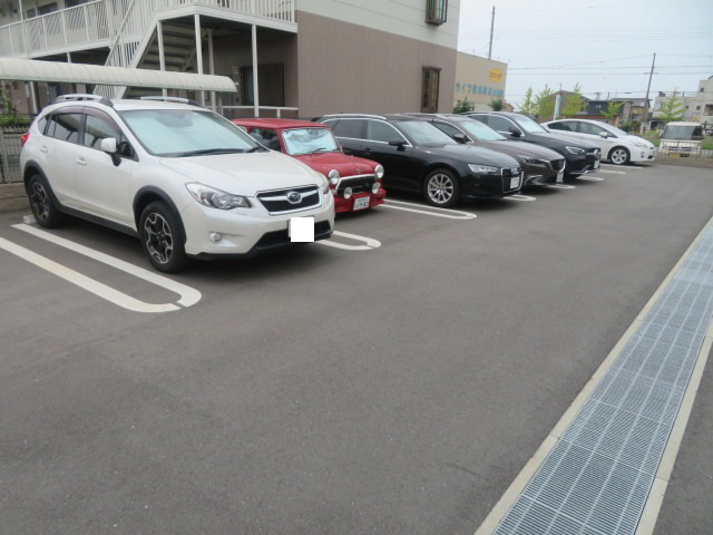 シャーメゾンオリーブの駐車場