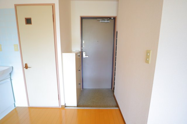 サニーコート菜畑の玄関