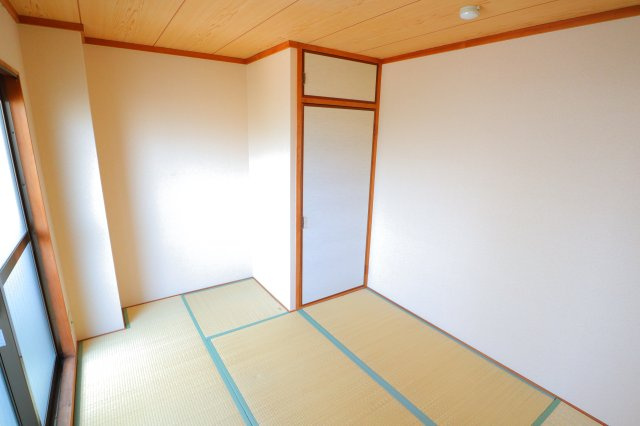 サニーコート菜畑の和室