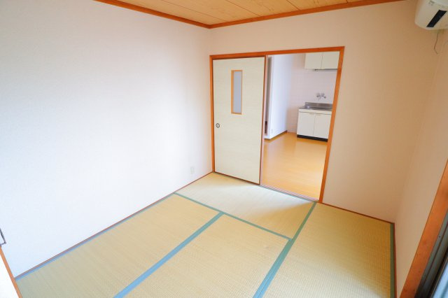 サニーコート菜畑の和室