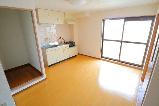 サニーコート菜畑の居間・リビング