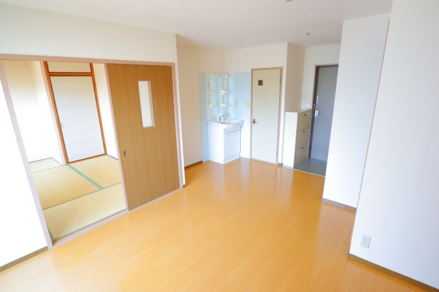 サニーコート菜畑の居間・リビング