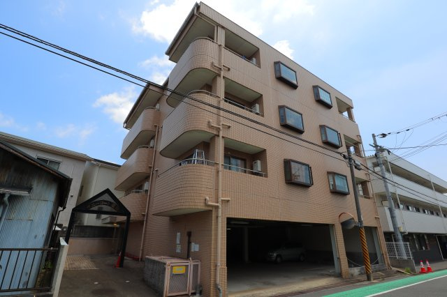 サニーコート菜畑の外観