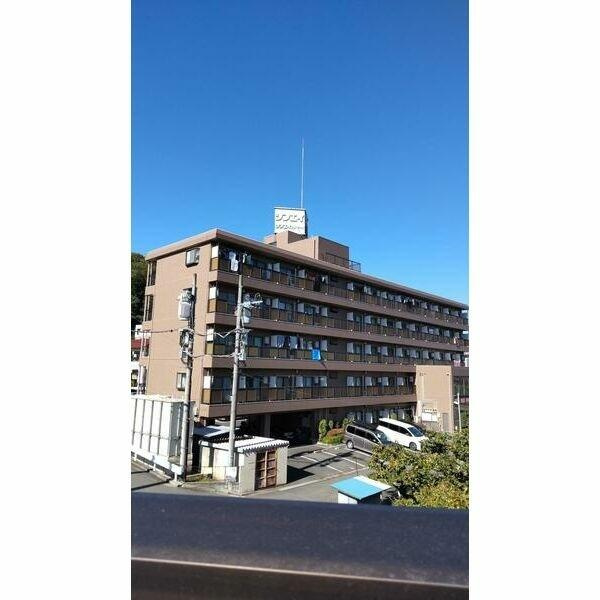 川崎市麻生区片平２丁目の賃貸マンションの外観