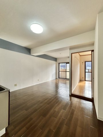 ソレアード川添の内装