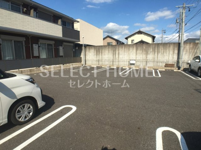 【駐車場】 | スカイハウス | 駐車場完備です