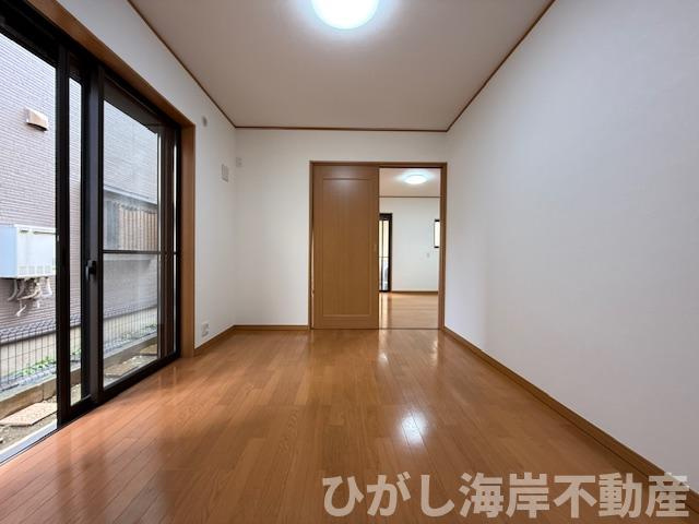 平塚市四之宮４丁目　中古戸建の駐車場|1月23日撮影　リフォーム中　駐車スペース