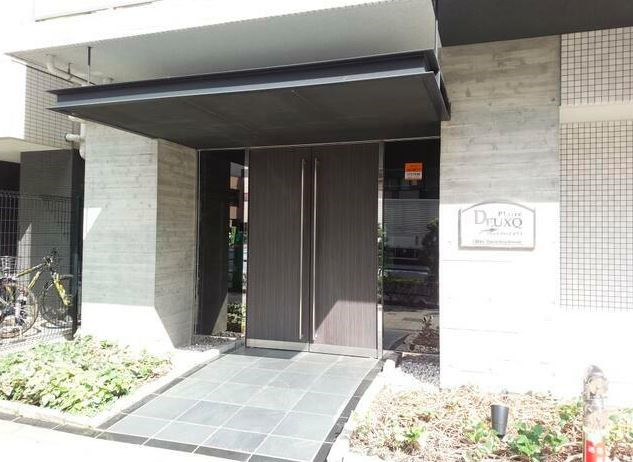 プレール・ドゥーク森下Ⅱのエントランス