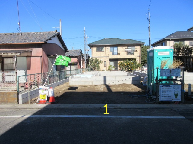 【仲介手数料無料】新築戸建　熊谷市赤城町1-161（全2棟）の前面道路含む現地写真