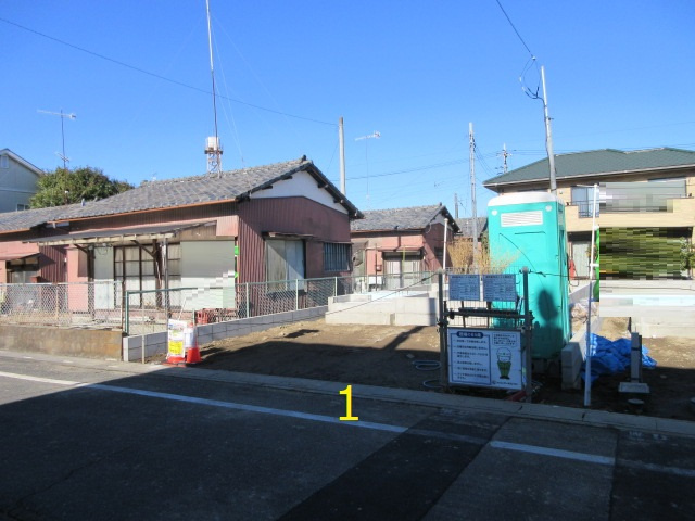 【仲介手数料無料】新築戸建　熊谷市赤城町1-161（全2棟）の前面道路含む現地写真