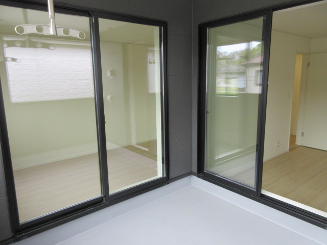 【仲介手数料無料】新築戸建　熊谷市赤城町1-161（全2棟）のバルコニー