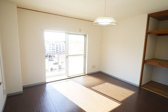 サニーハイツの居間・リビング