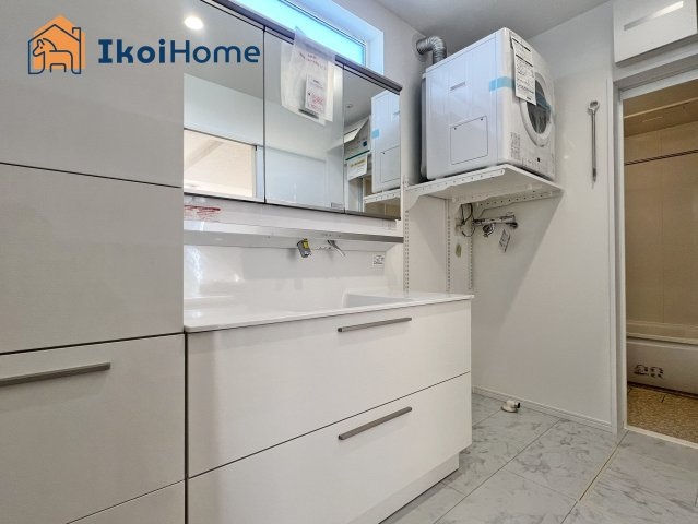 神戸市西区竜が岡2丁目全2棟2号地　新築戸建　の洗面所|【ホームページに現地動画掲載中】●年中無休：当日予約可●人気の高い乾太くん設置あり