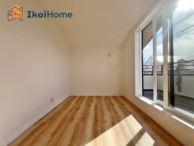 神戸市西区竜が岡2丁目全2棟2号地　新築戸建　の内装|【ホームページに現地動画掲載中】●年中無休：当日予約可●洋室には大きな収納あり！