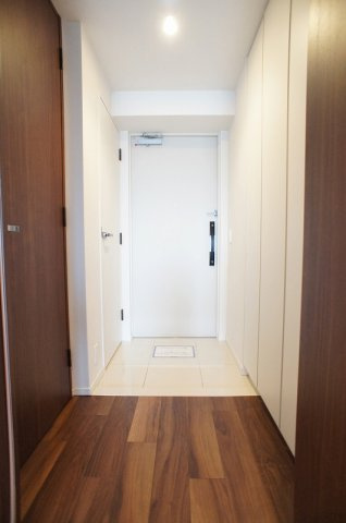 プライムメゾン江古田の杜イーストの玄関