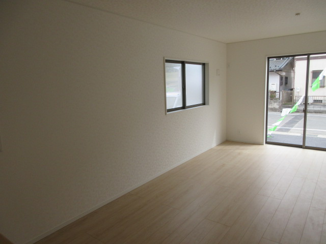 【仲介手数料無料】新築戸建　熊谷市赤城町1-161（全2棟）の居間・リビング