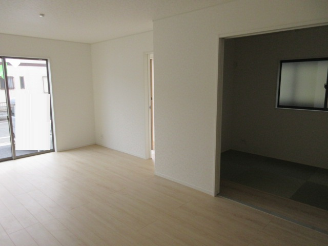 【仲介手数料無料】新築戸建　熊谷市赤城町1-161（全2棟）の居間・リビング