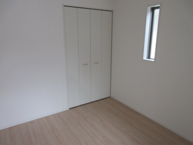 【仲介手数料無料】新築戸建　熊谷市赤城町1-161（全2棟）の洋室