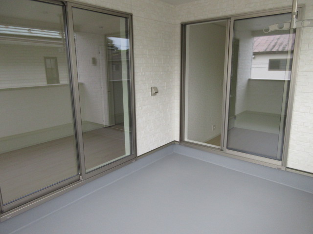 【仲介手数料無料】新築戸建　熊谷市赤城町1-161（全2棟）のバルコニー