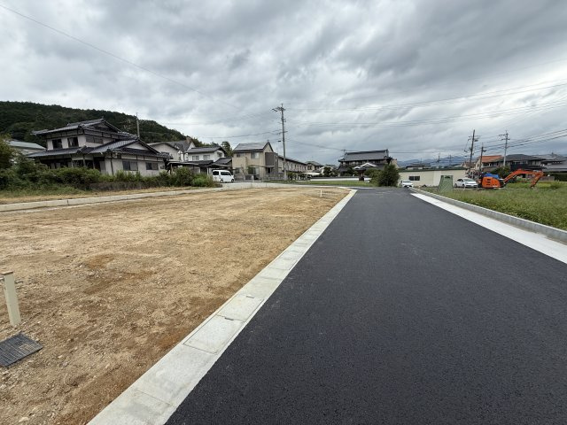 津山市平福　売土地　66坪の前面道路含む現地写真