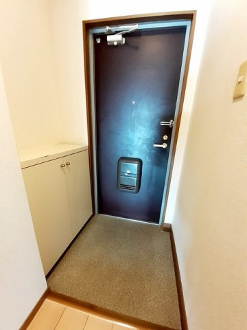 ドミール加佐の玄関
