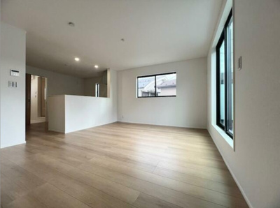 【居間・リビング】 | 沼袋２丁目～「沼袋」駅６分・新築戸建～