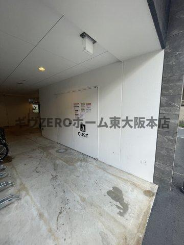 セレニテ本町東リアン　仲介手数料無料のロビー
