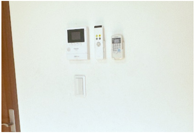 【セキュリティ】 | アッパービレッジ根岸 | 来訪者の確認のできるモニタ付インターホン　※クリーニング前の写真です