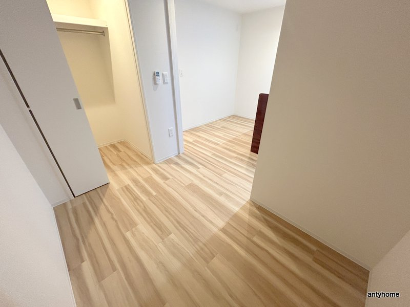 コンフォリア・リヴ淡路町一丁目　仲介手数料無料の洋室
