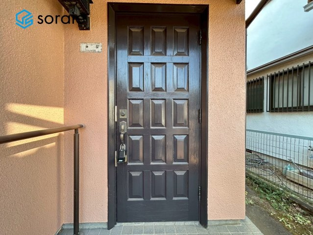 所沢市松が丘2丁目　中古戸建の玄関|1月16日撮影