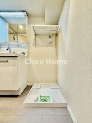 【ランドリースペース】 | ニックハイム渋江公園 | 【ランドリースペース】担当者がスケールを持ち歩いておりますので、ご見学時には現在お使いの洗濯機などがきちんと収まるかなどもチェックして下さい。見学前に測っておくと非常に便利だと思います。