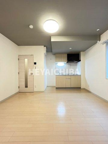 VARIE AKIBA Dueの居間・リビング