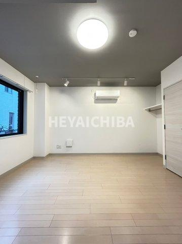 VARIE AKIBA Dueの居間・リビング