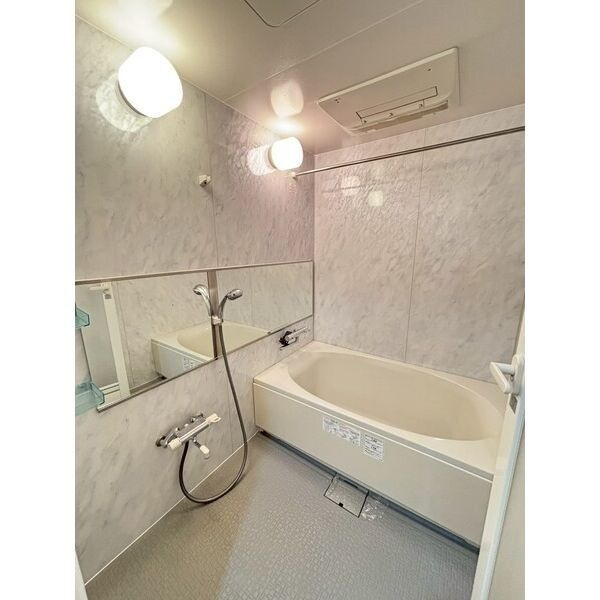 センターポイント吉志部の浴室