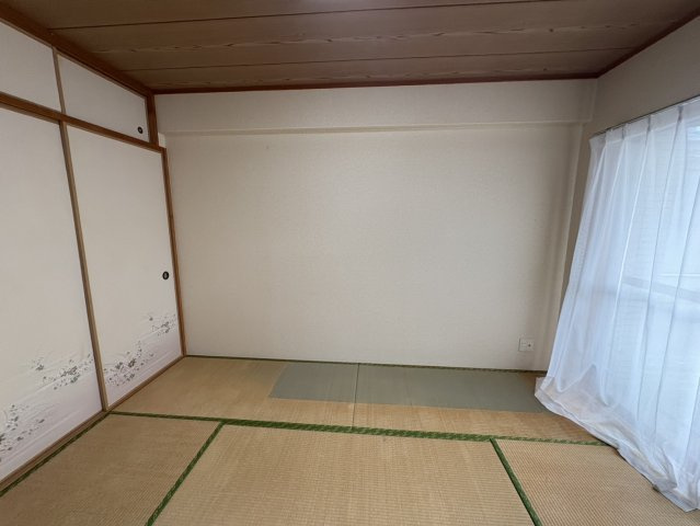 シオン西岡本の和室