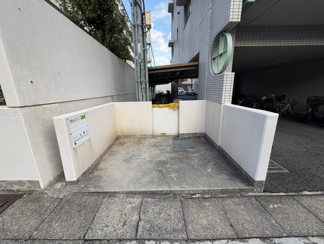 シオン西岡本のその他|敷地内ゴミステーション