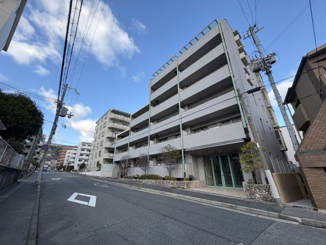シオン西岡本の外観