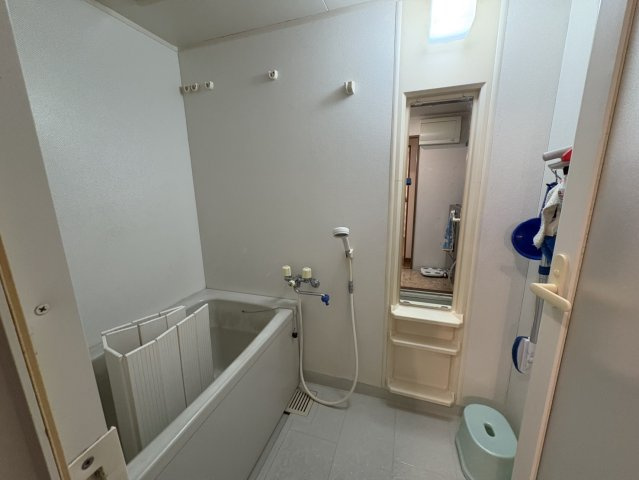 シオン西岡本の浴室