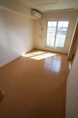 ノーブル桜岡の居間・リビング