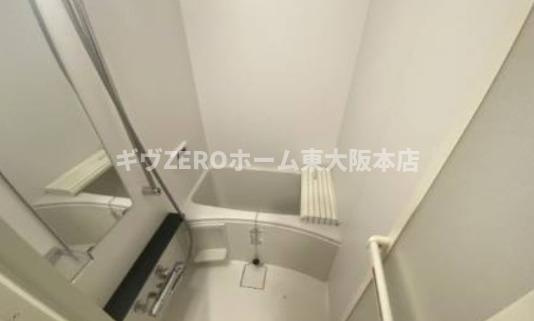 ファステート大阪ベースシティの浴室