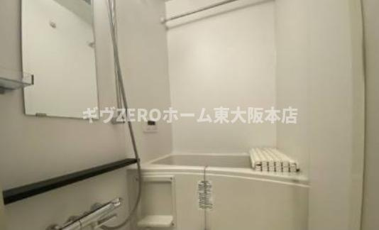 ファステート大阪ベースシティの浴室