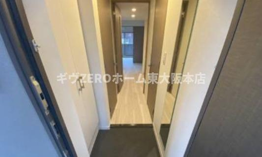 ファステート大阪ベースシティの玄関