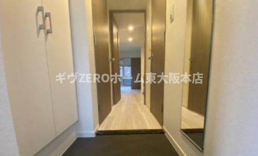 ファステート大阪ベースシティの玄関