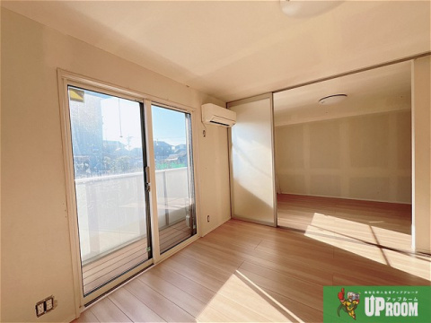 ラ・プレミール天神の居間・リビング