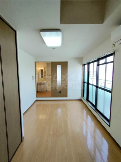 【居間・リビング】 | ROYAL COURT